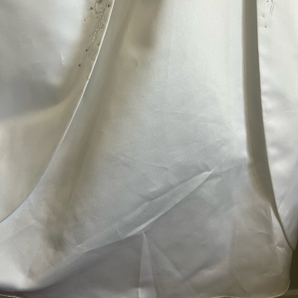 Aspeed White Strap Beaded/Embroidered Floral Wedding Dress. Size Small. - Picture 5 of 14